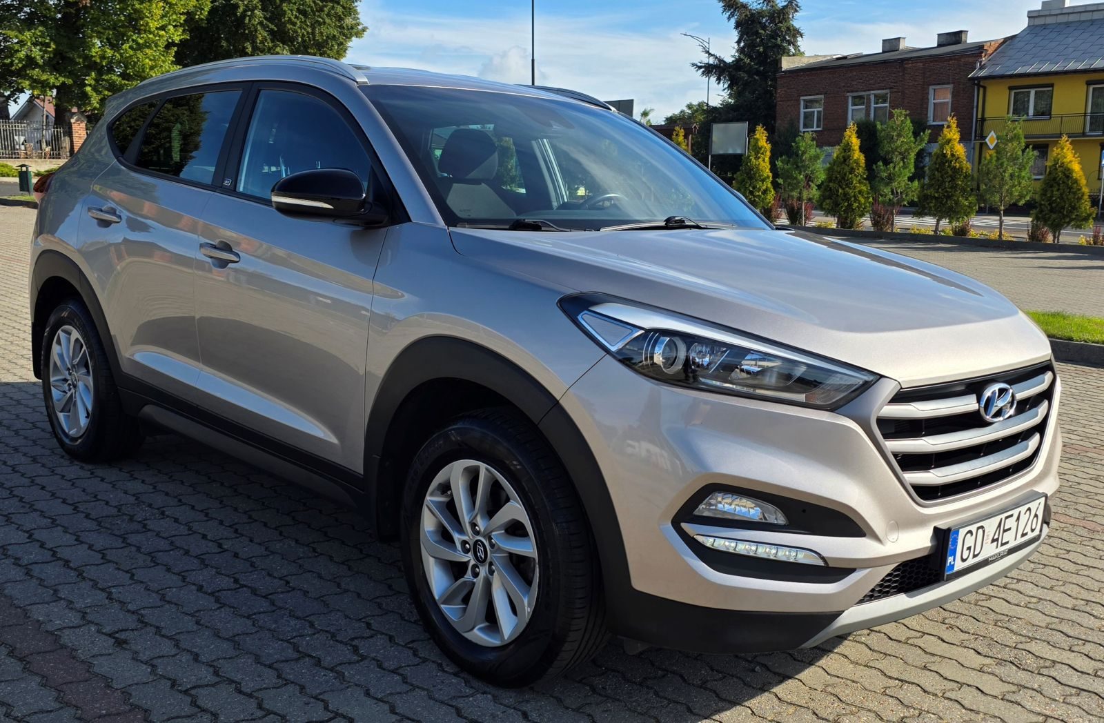 Hyundai Tucson 1.6 benzyna, 132 KM, manual, srebrny