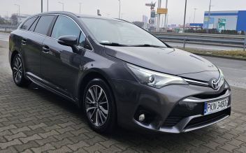 Toyota Avensis 1.8 benzyna, 147 KM, automat